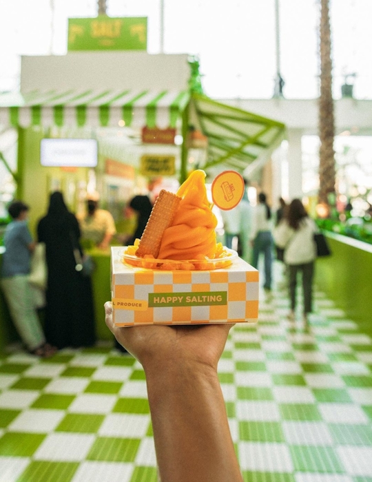 Salt Summer Market pop-up design by Studio Königshausen. A fruity and immersive brand experience. Our design ethos revolves around authenticity and community connection. 